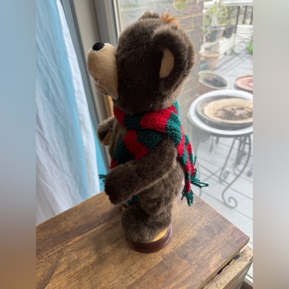 Vtg North Pole Productions Gemmy Animated Holiday Christmas Bear Dances Musical - Picture 5 of 11